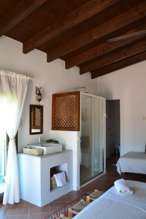 The African House Bed and Breakfast Tolox Esterno foto