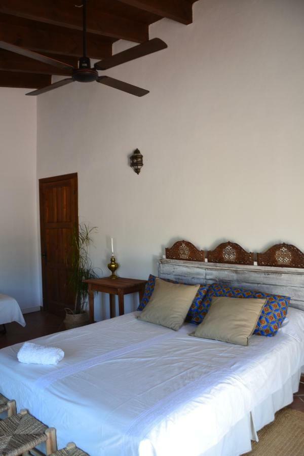 The African House Bed and Breakfast Tolox Esterno foto